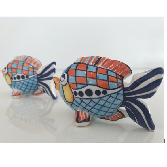 SALT AND PEPPER HAND PAINTED FISH SHAKERS NWOTS! - Picture 5 of 16